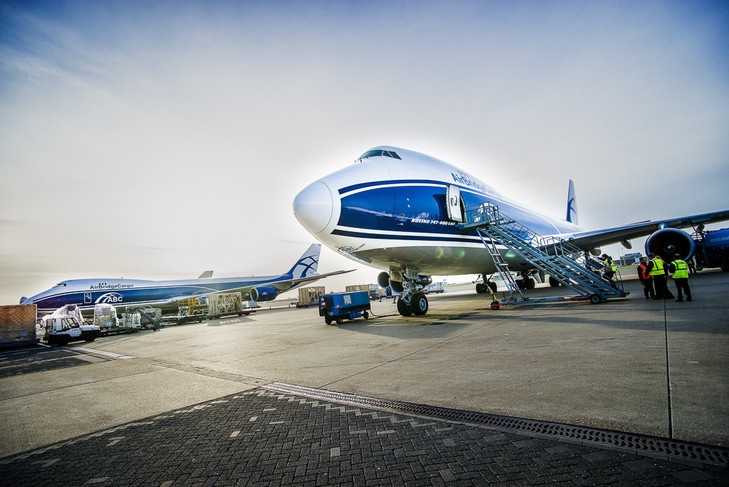 空橋貨運航空（AirBridgeCargo Airlines, RU）報道，2016年5月以及2016年前5個(gè)月空橋貨運貨運量分別為50482噸和238154噸，同比增長(cháng)21％和 24％。